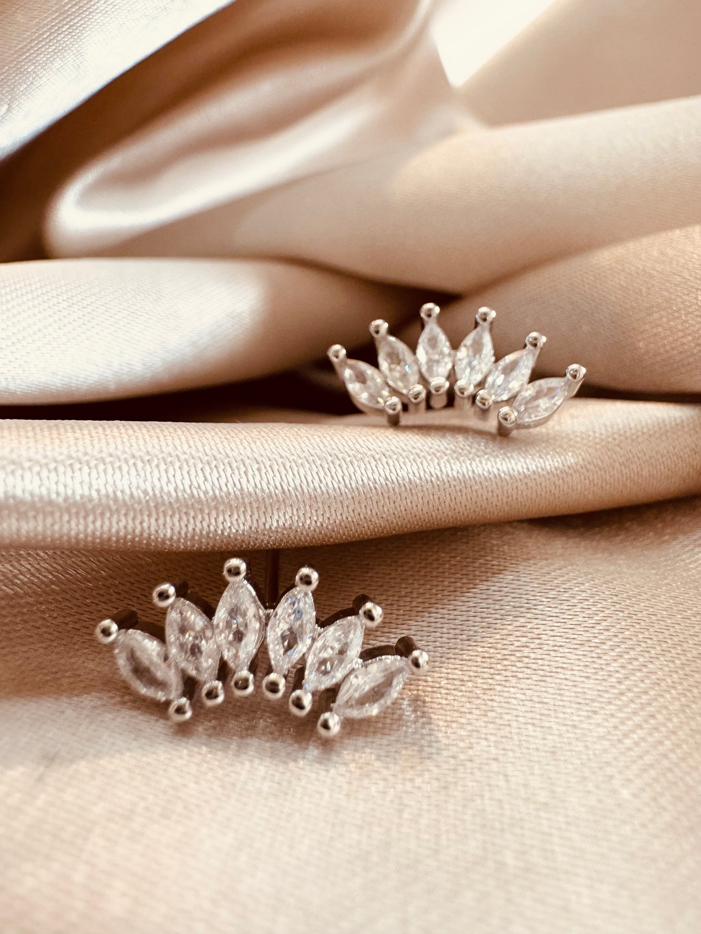 Aretes Dorados y Plateados con Zirconias