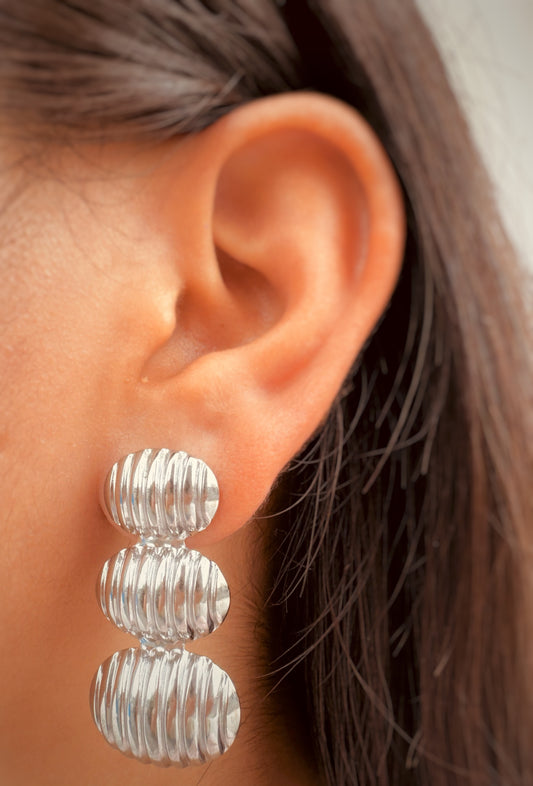Aretes Triple Acanalados Dorados y Plateados
