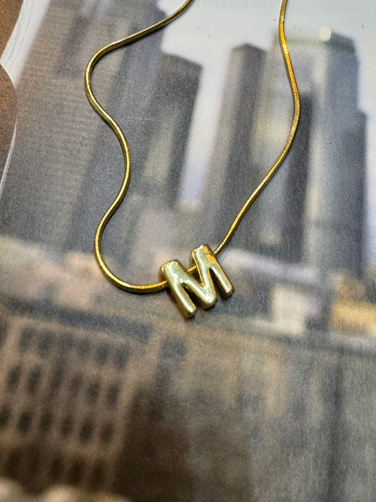 Collar Inicial Minimalista