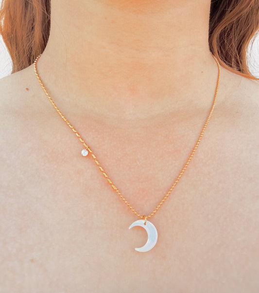 Collar Luna con Punto de Luz