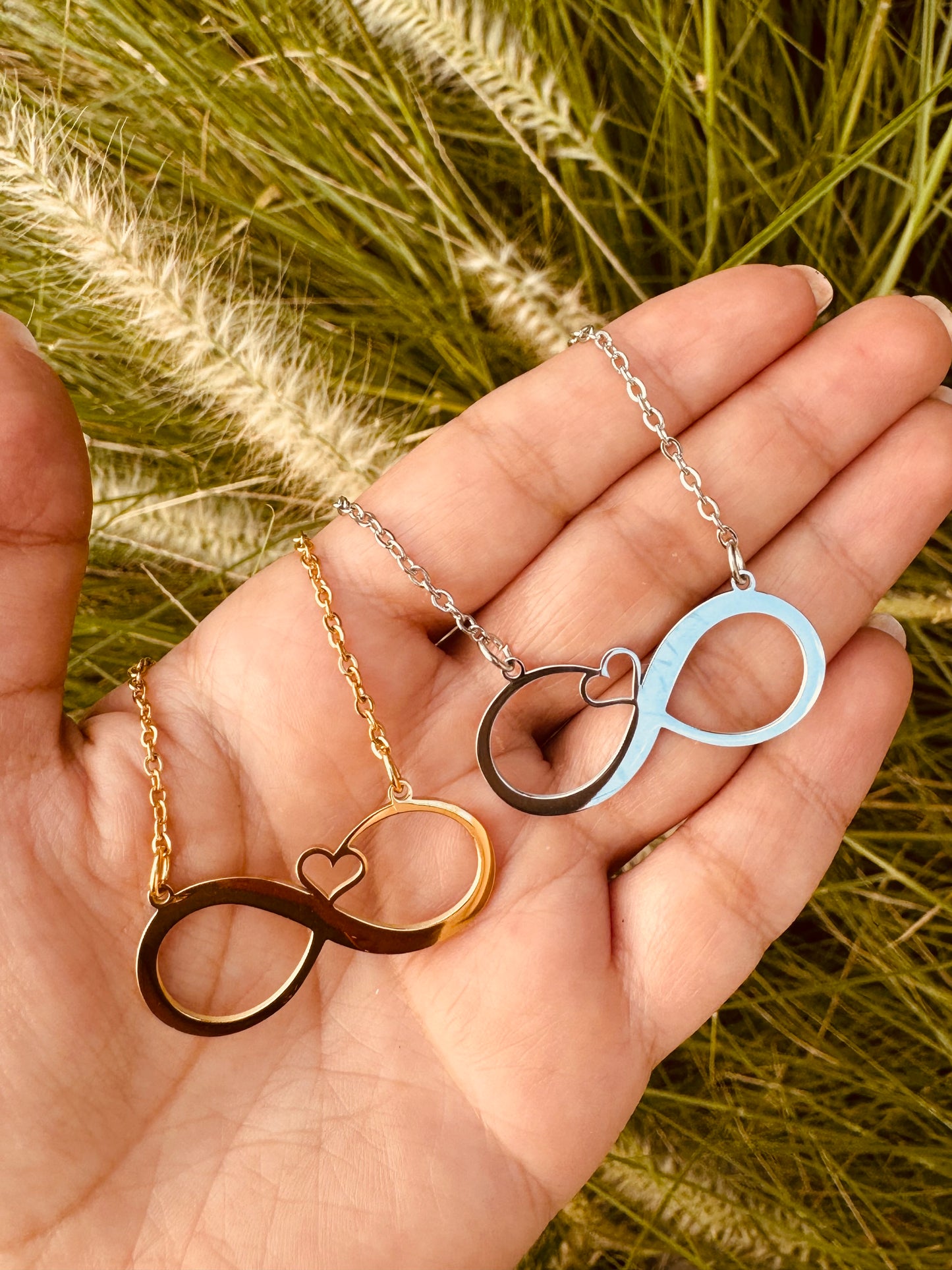 Collar Personalizable Infinito con Corazón