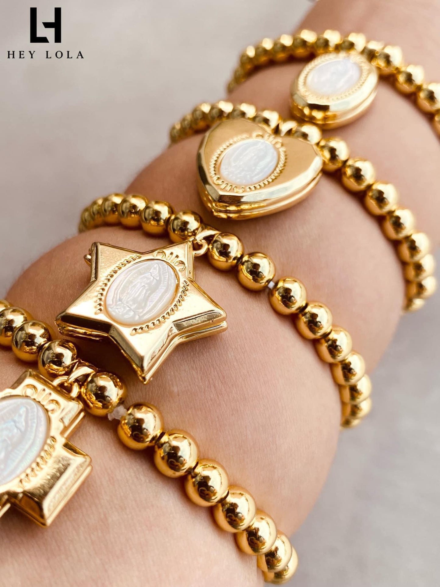 Pulseras Religiosas con Relicario Personalizable