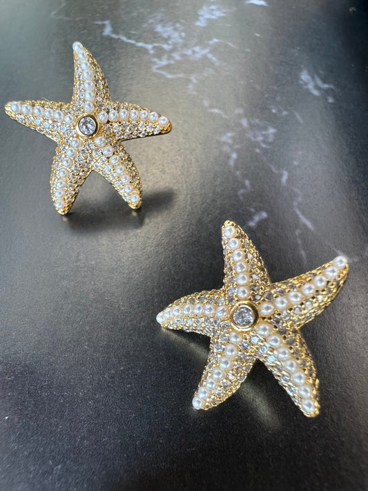 Aretes Estrella de Mar Dorados con Perlas