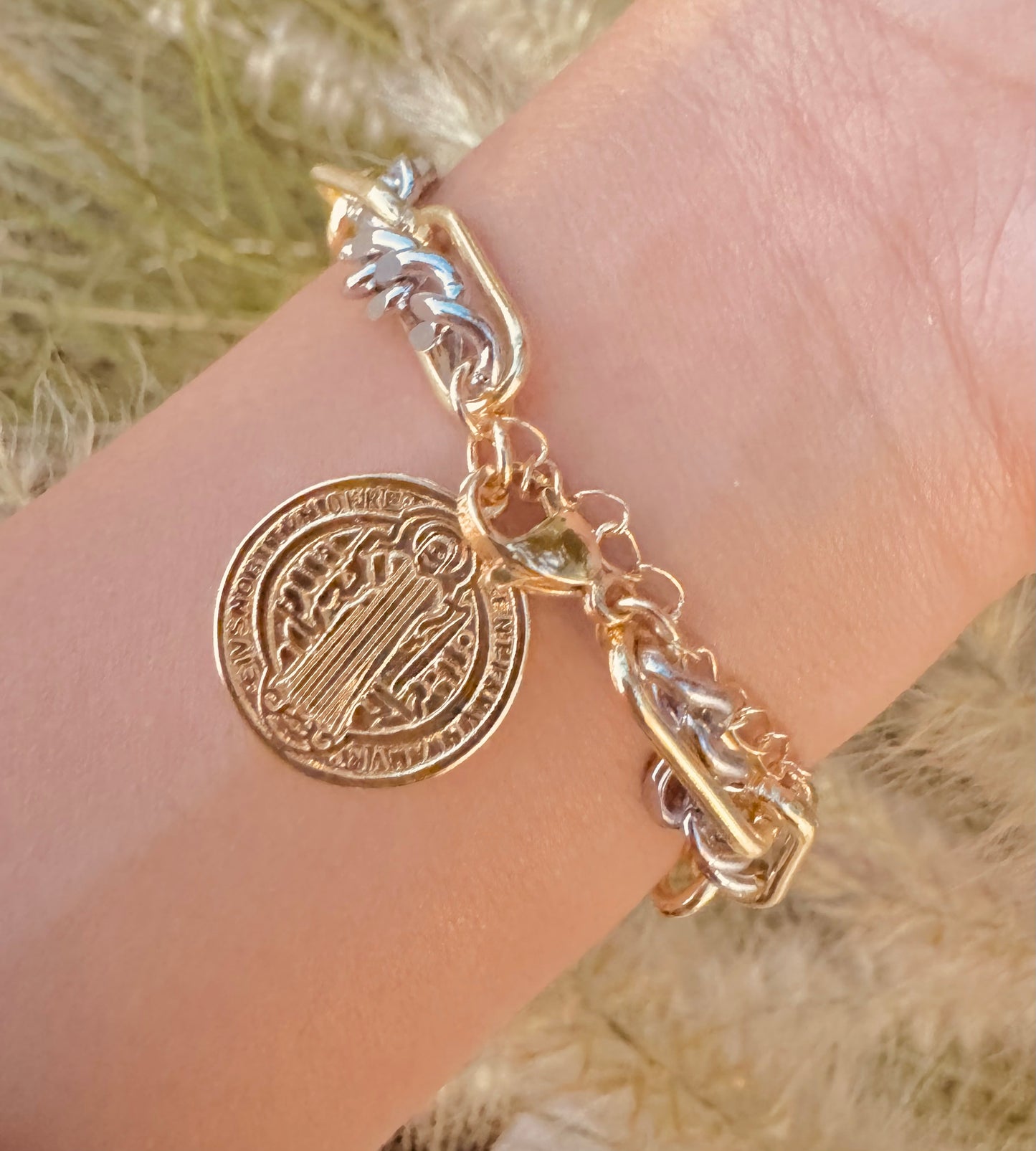 Pulsera de Cadena Mixta con Medalla San Benito