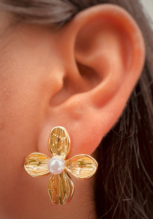 Aretes Florales con Perla