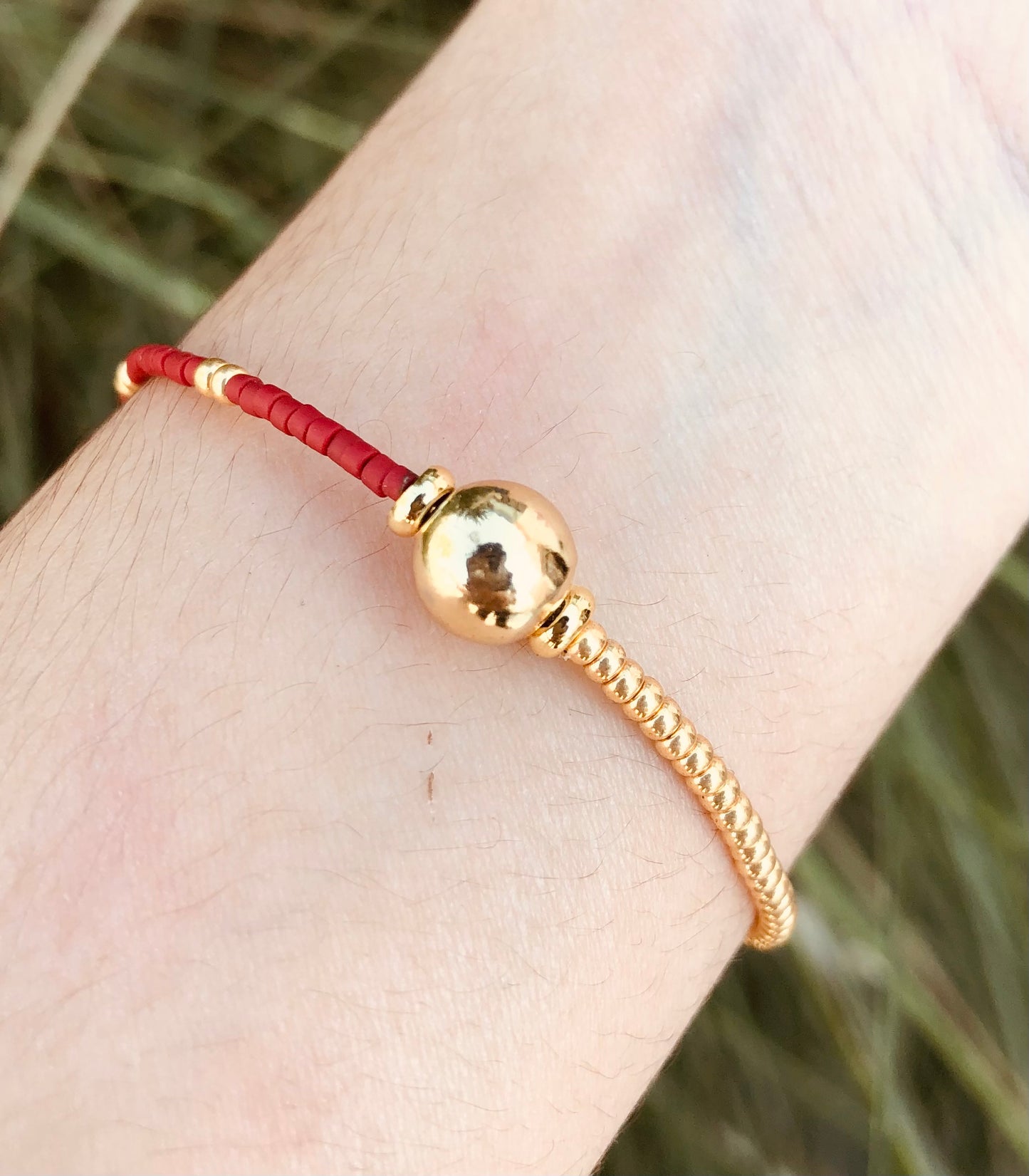 Pulseras Minimalistas con Detalle Dorado