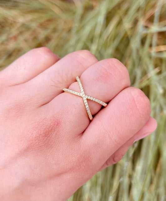 Anillo Cruzado Chapado en Oro de 18K