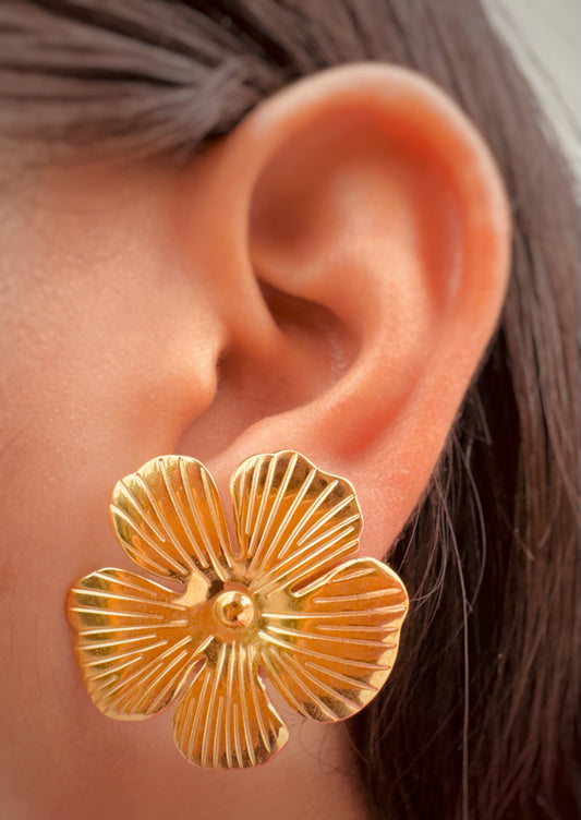 Aretes Florales Grandes Dorados y Plateados