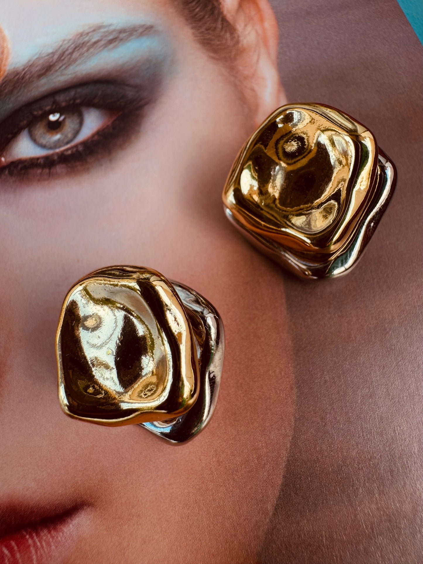 Aretes Abstractos Dorados - Hey Lola