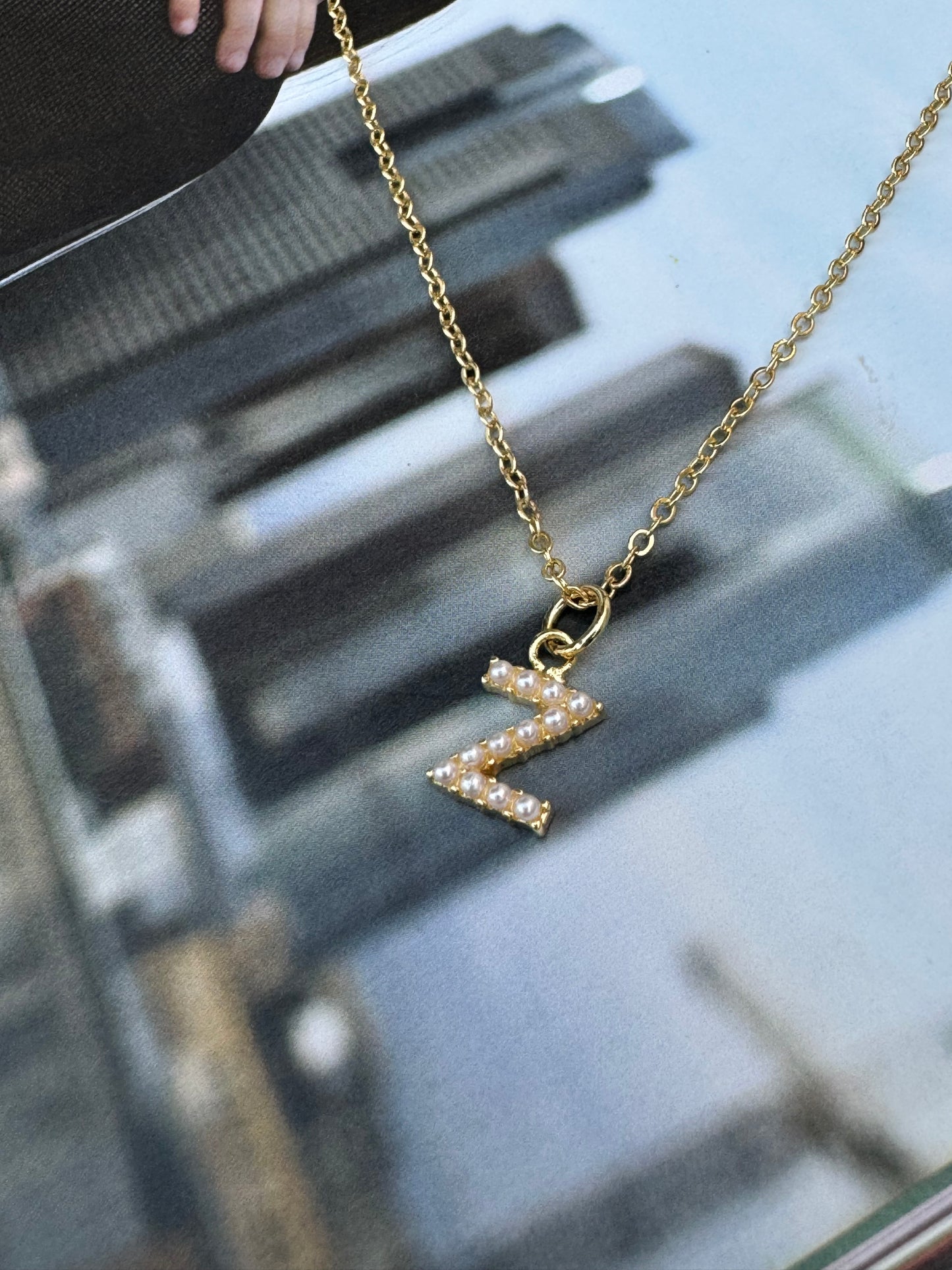 Collar Inicial con perlas