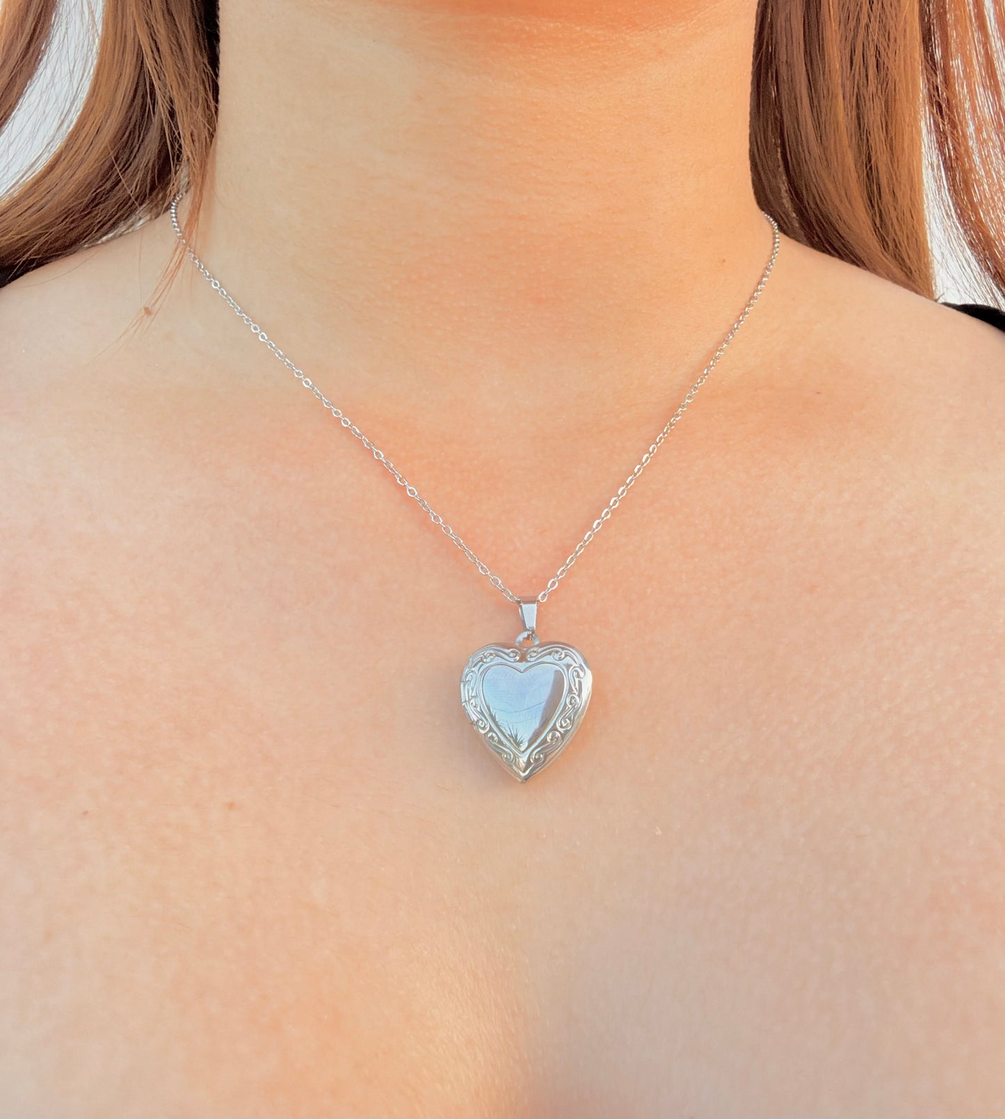 Collar de Corazón Clásico Plateado – Relicario