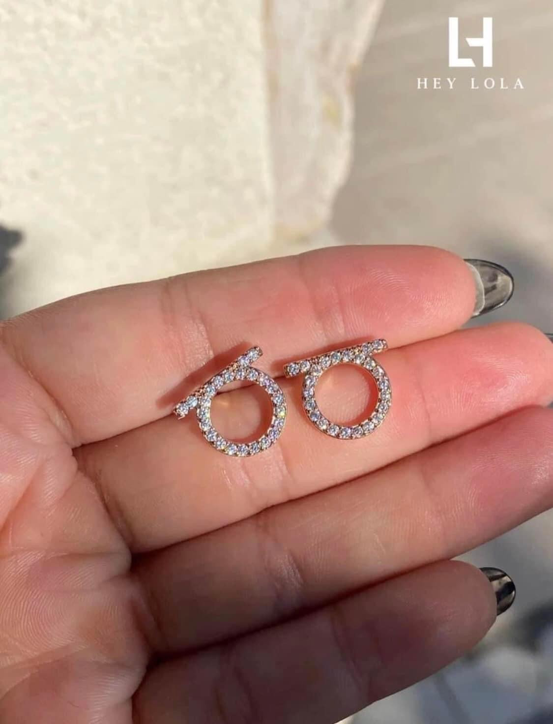 Aretes Tipo Ferragamo - Estilo Minimalista