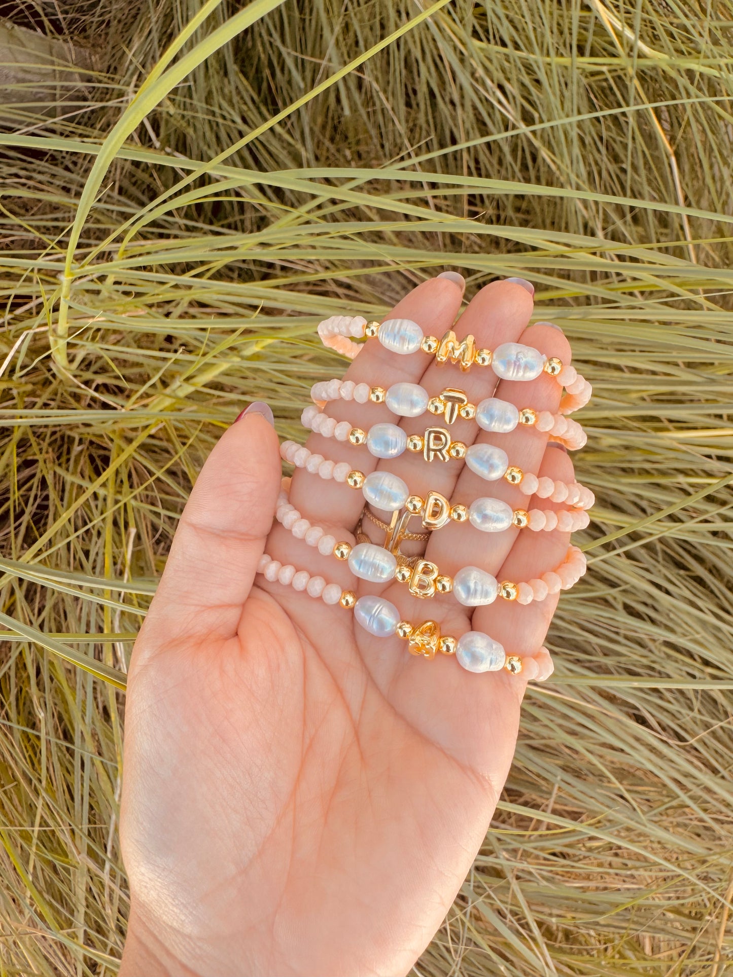 Pulsera Inicial Perla Rosada