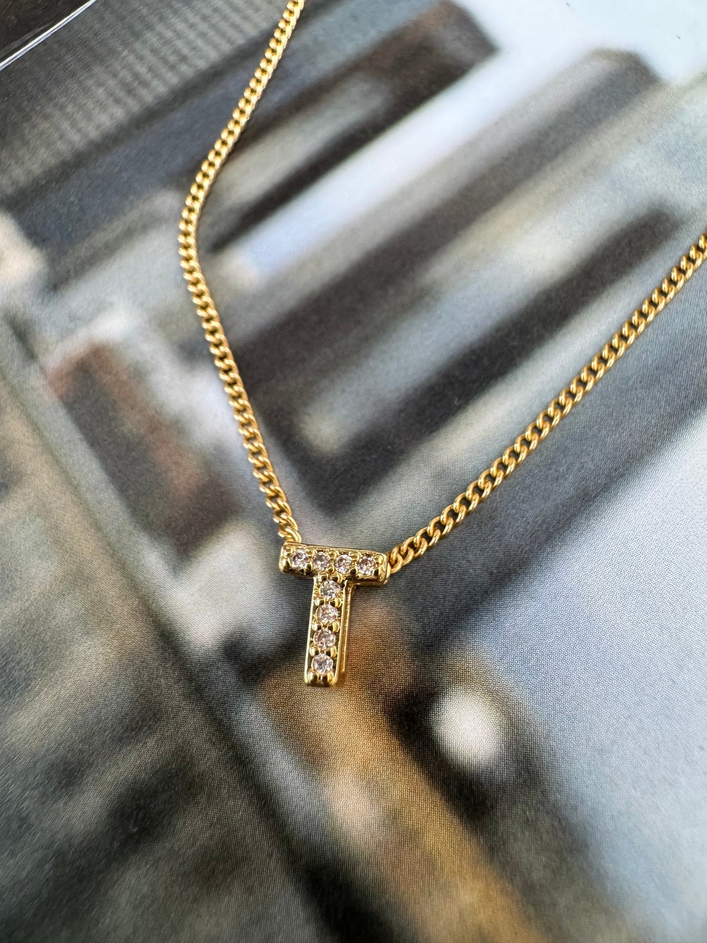 Collar Inicial con zirconia