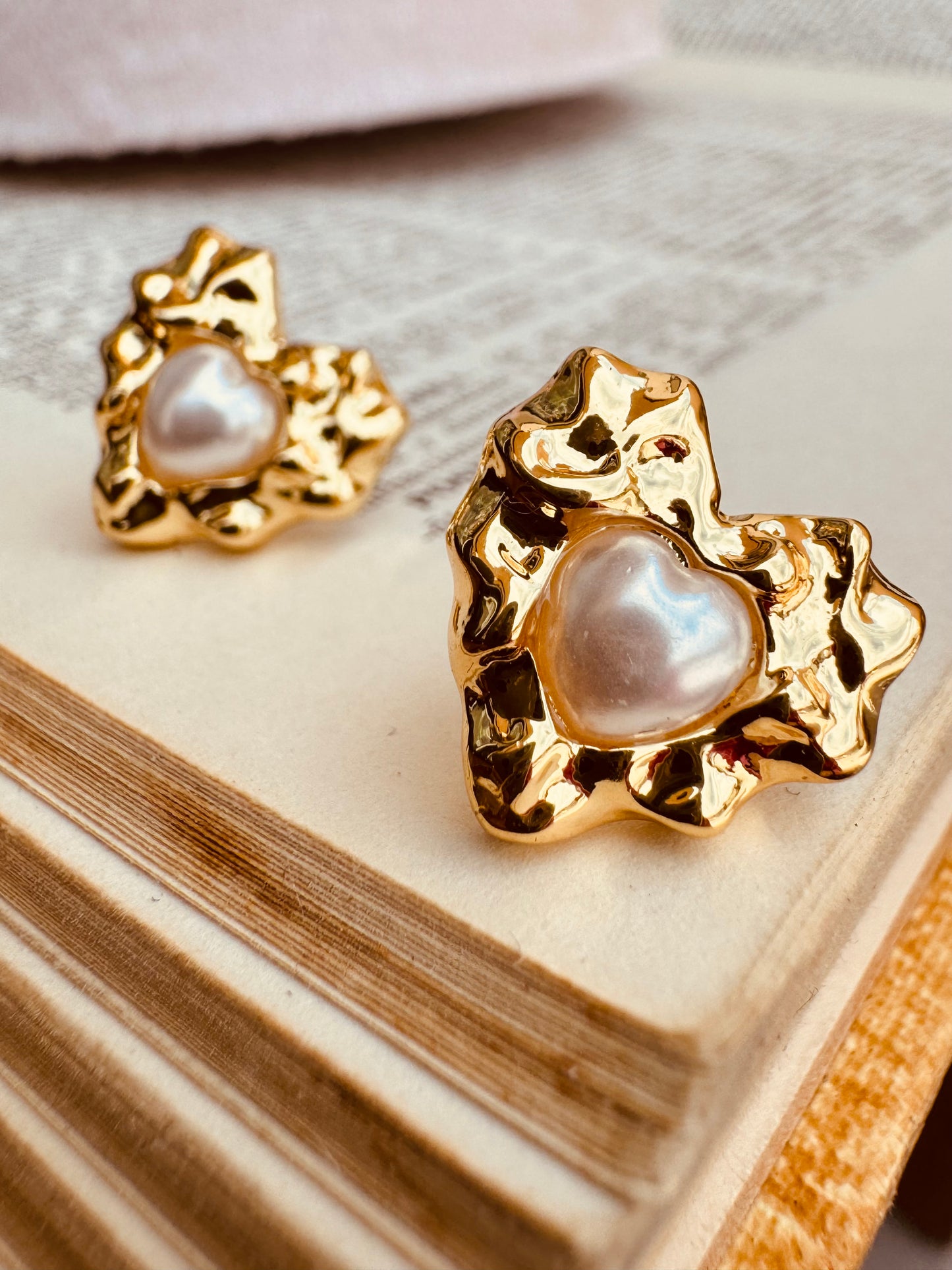 Aretes corazón con perla