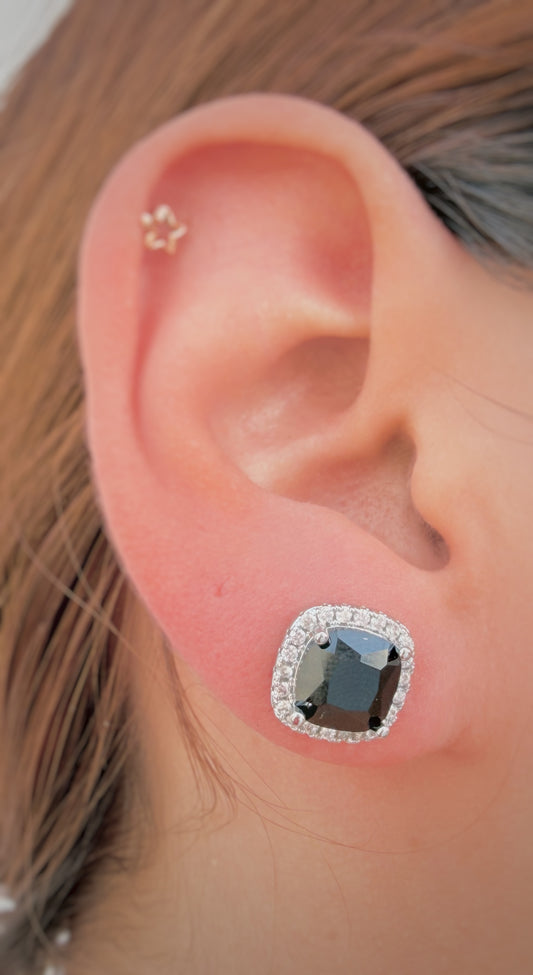Aretes tipo stud con zirconia central