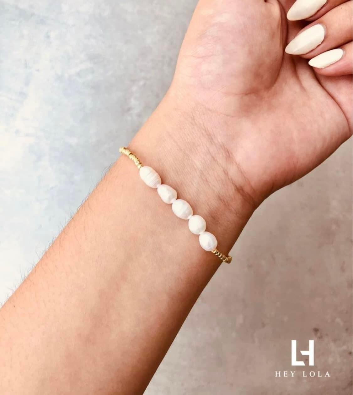 Pulsera de Perlas Cultivadas con Detalles Dorados