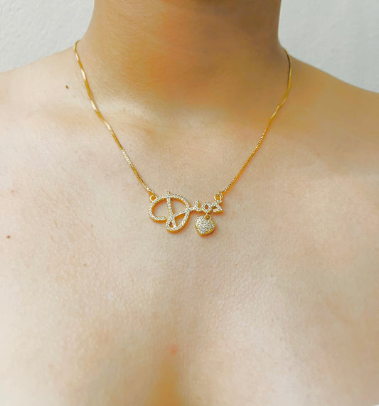 Collar ‘Dios’ con Dije de Corazón