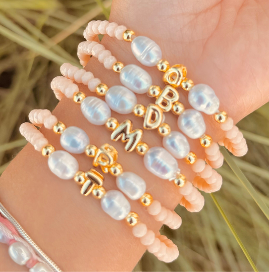 Pulsera Inicial Perla Rosada