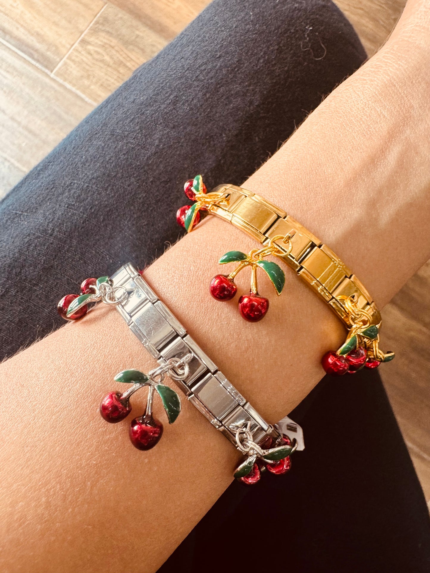Pulsera Cherry Vibes