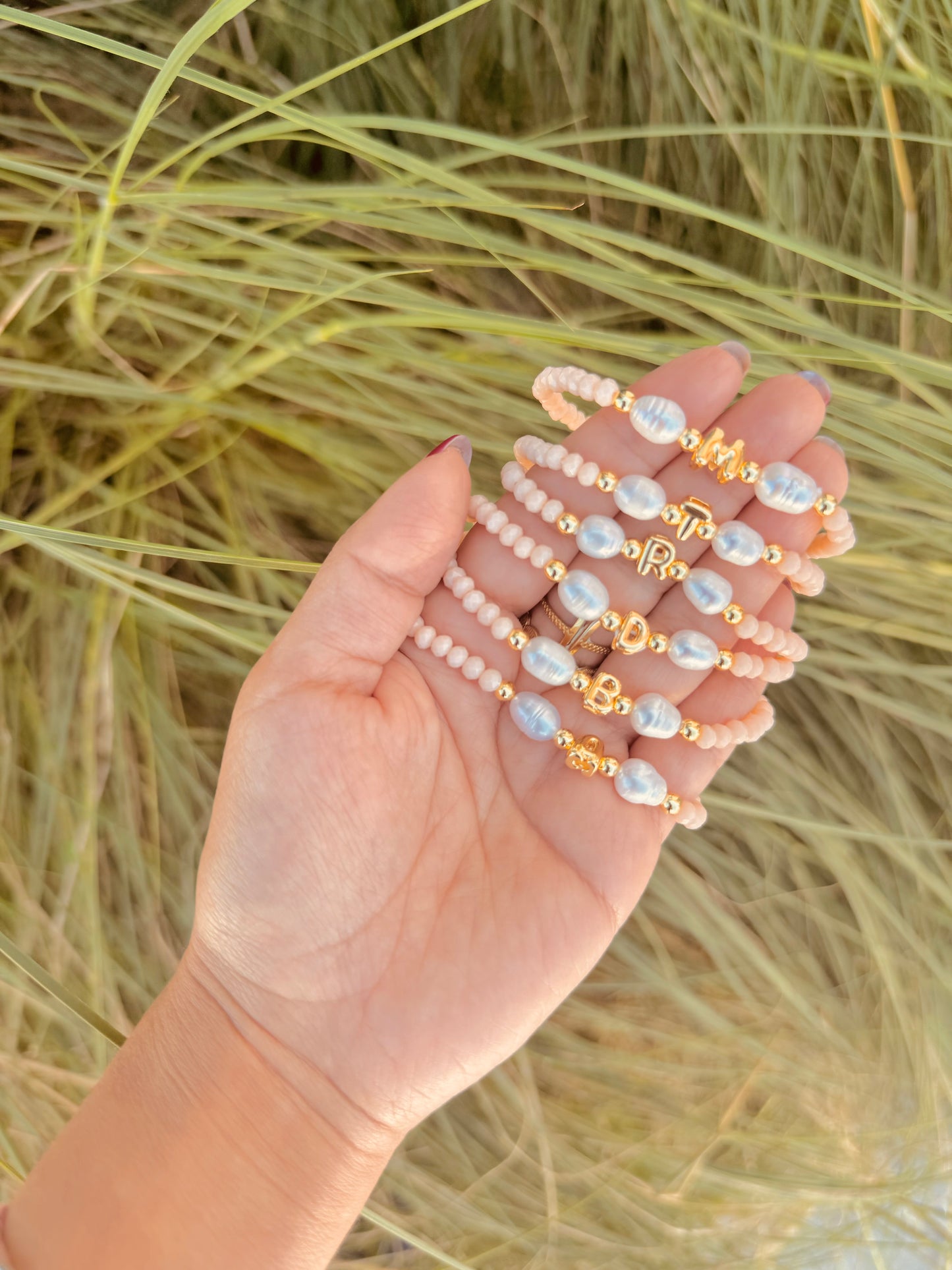 Pulsera Inicial Perla Rosada