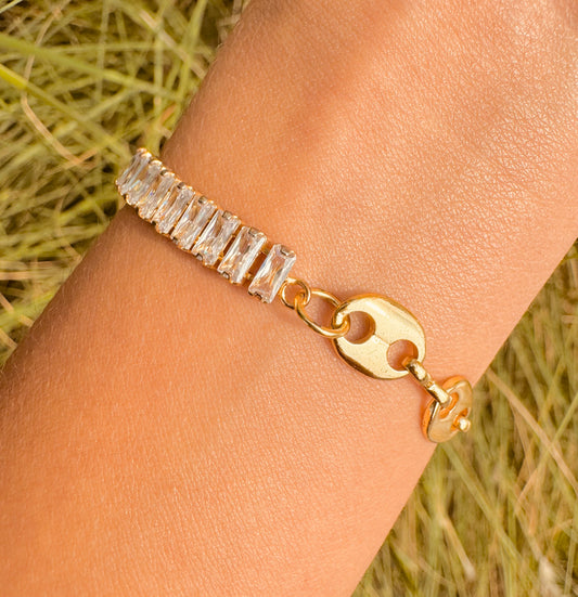 Pulsera elegante de eslabones y circonias chapada en oro de 18K