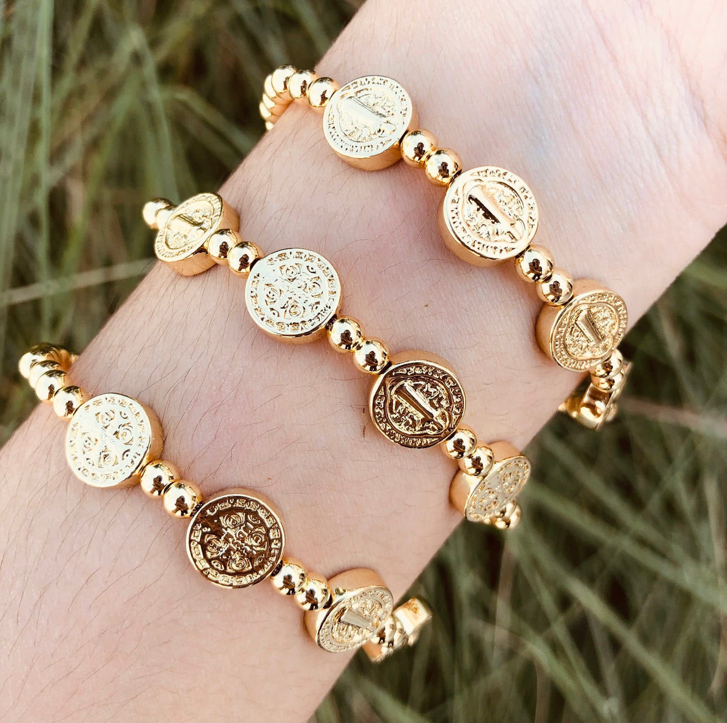 Pulseras San Benito Doradas