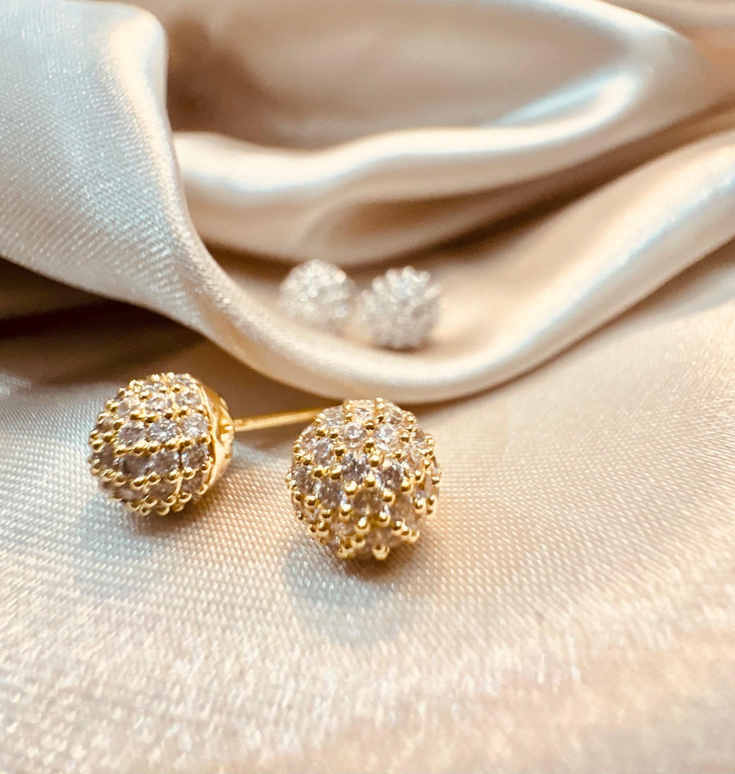 Aretes Bolitas Elegantes