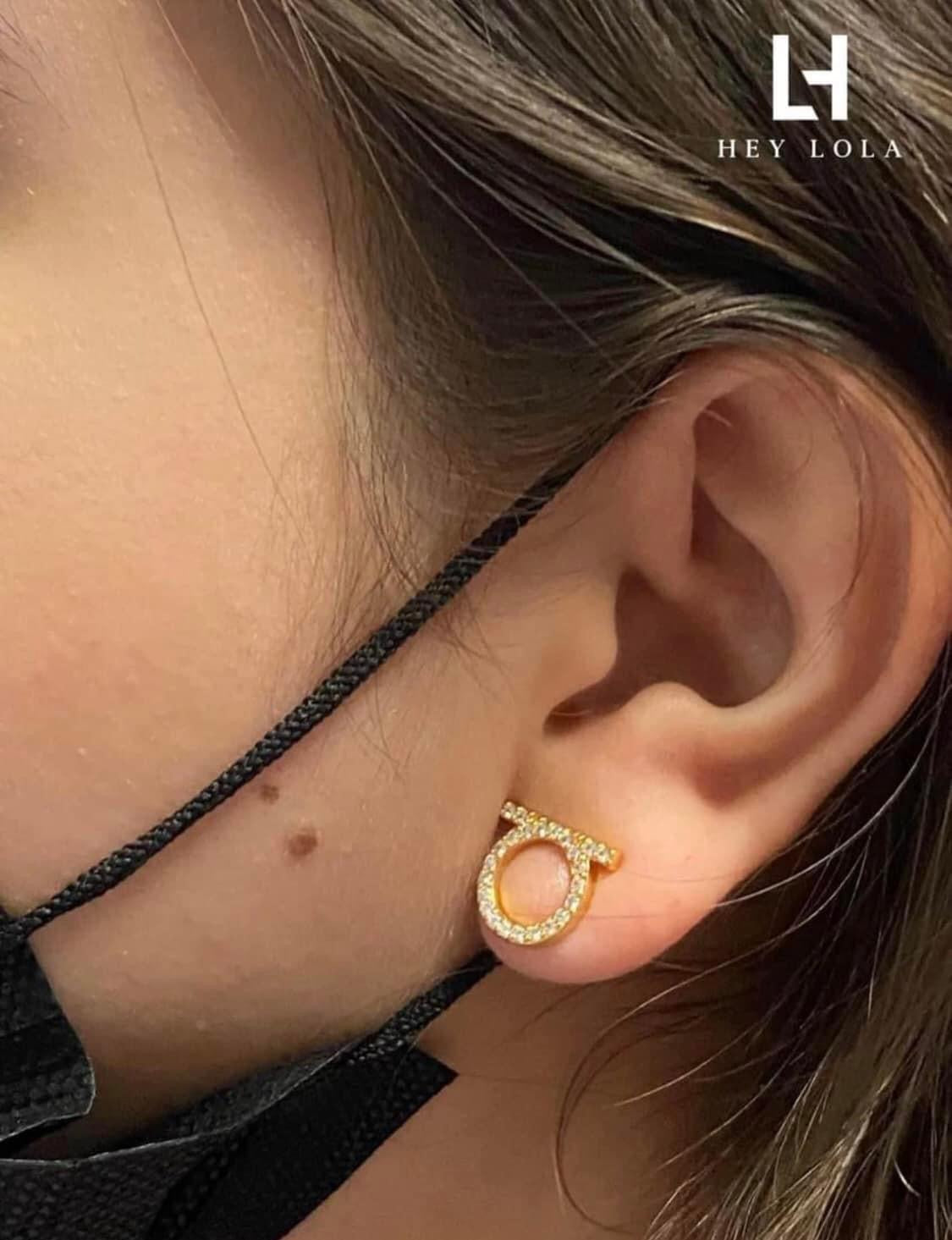 Aretes Tipo Ferragamo - Estilo Minimalista
