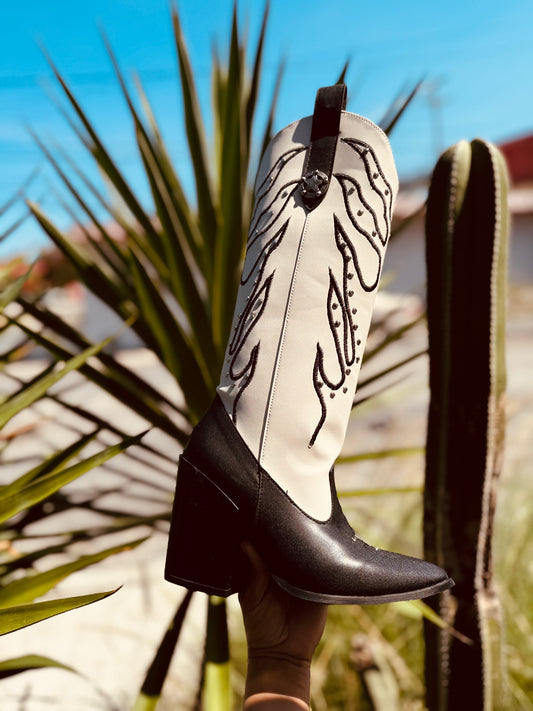 Botas Vaqueras Estilo Western – Blanco y Negro