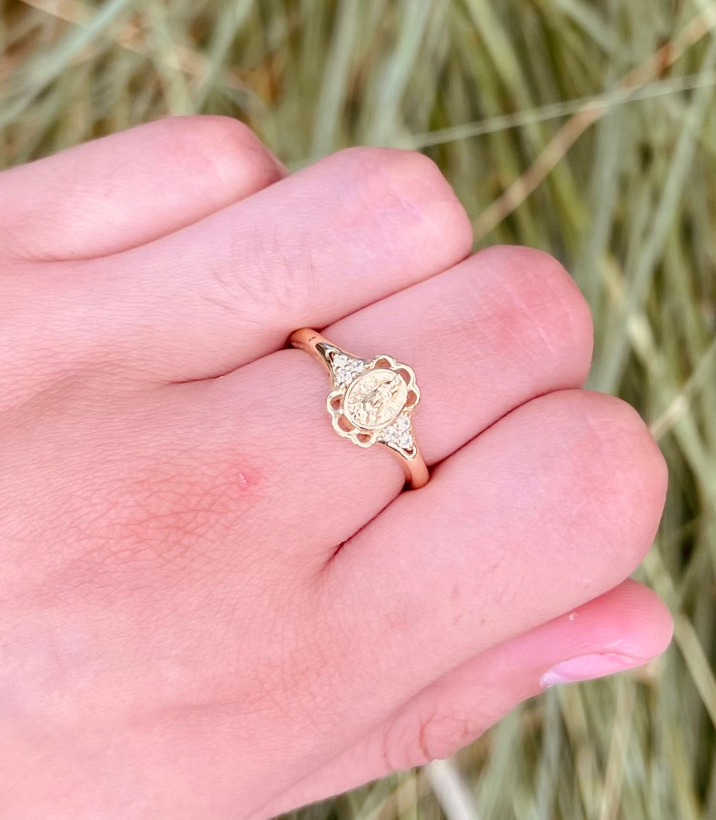 Anillos Ajustables de la Virgen con Detalles de Zirconia