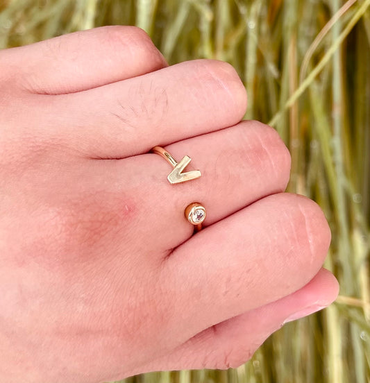 Anillos de Inicial con Zirconia en Oro 18K