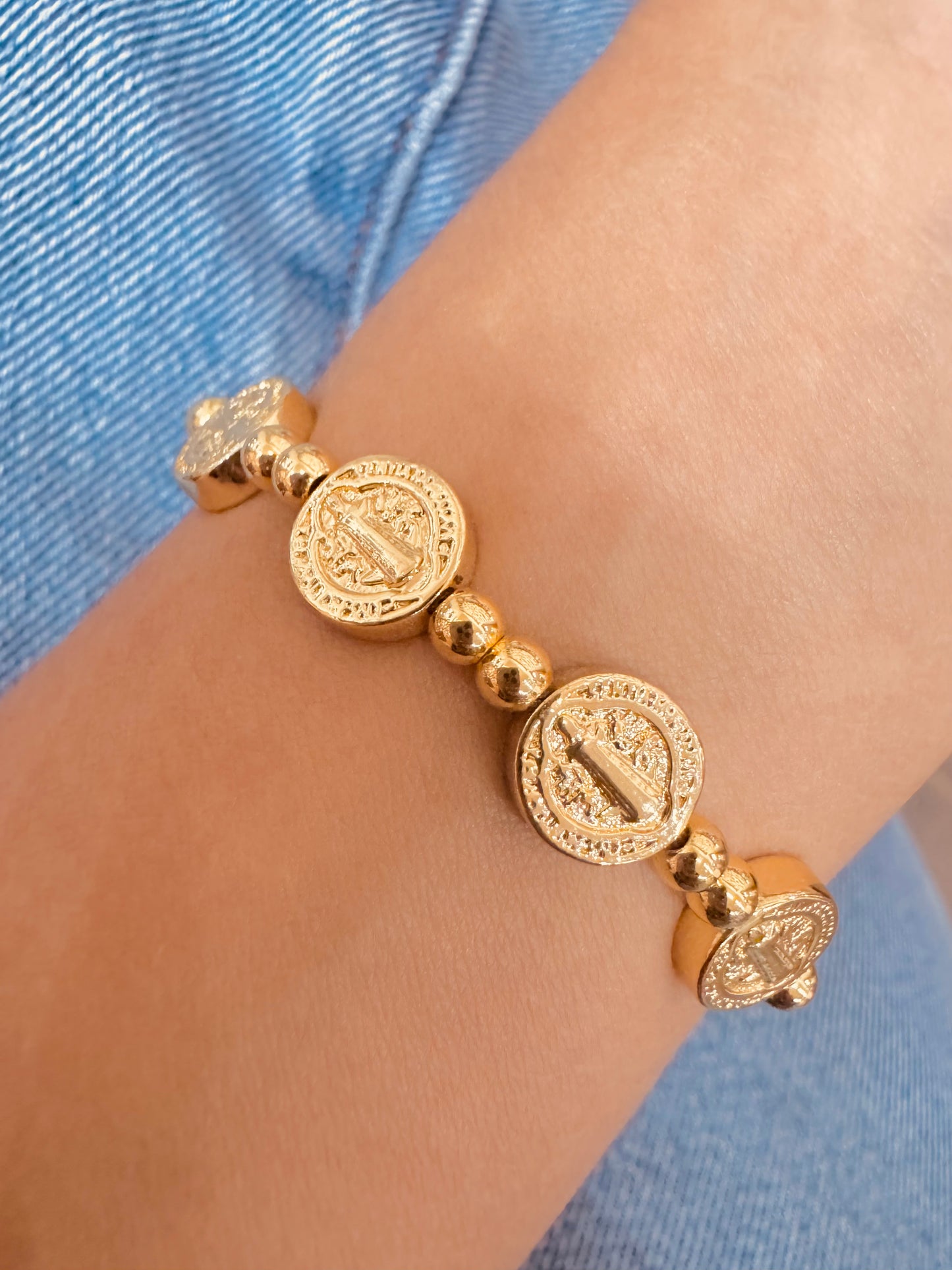 Pulseras San Benito Doradas