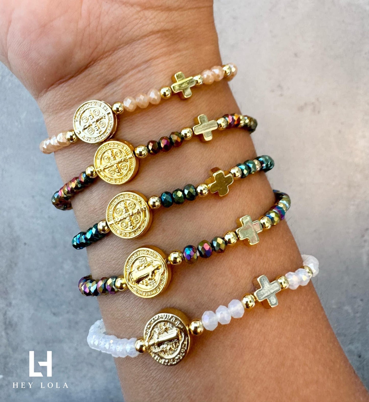Pulseras de San Benito con Cuentas Facetadas y Cruz Dorada