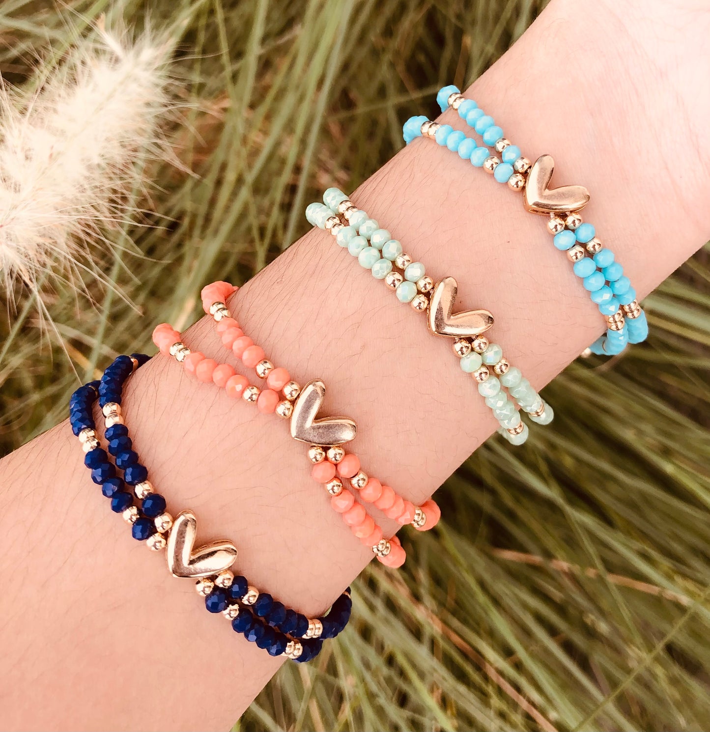Pulseras de cuentas con dije de corazón chapado en oro